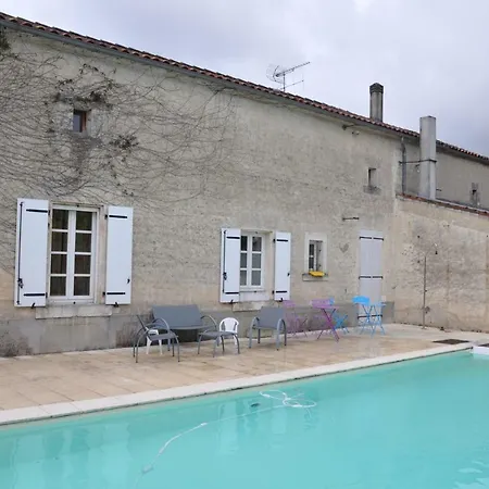 Hébergement de vacances La Ferme Des Iris, *